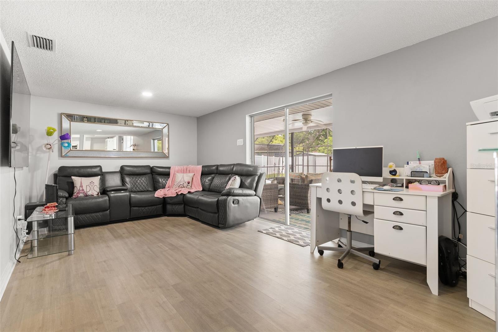 Image 11 of 31 For 16521 Silverhill Drive