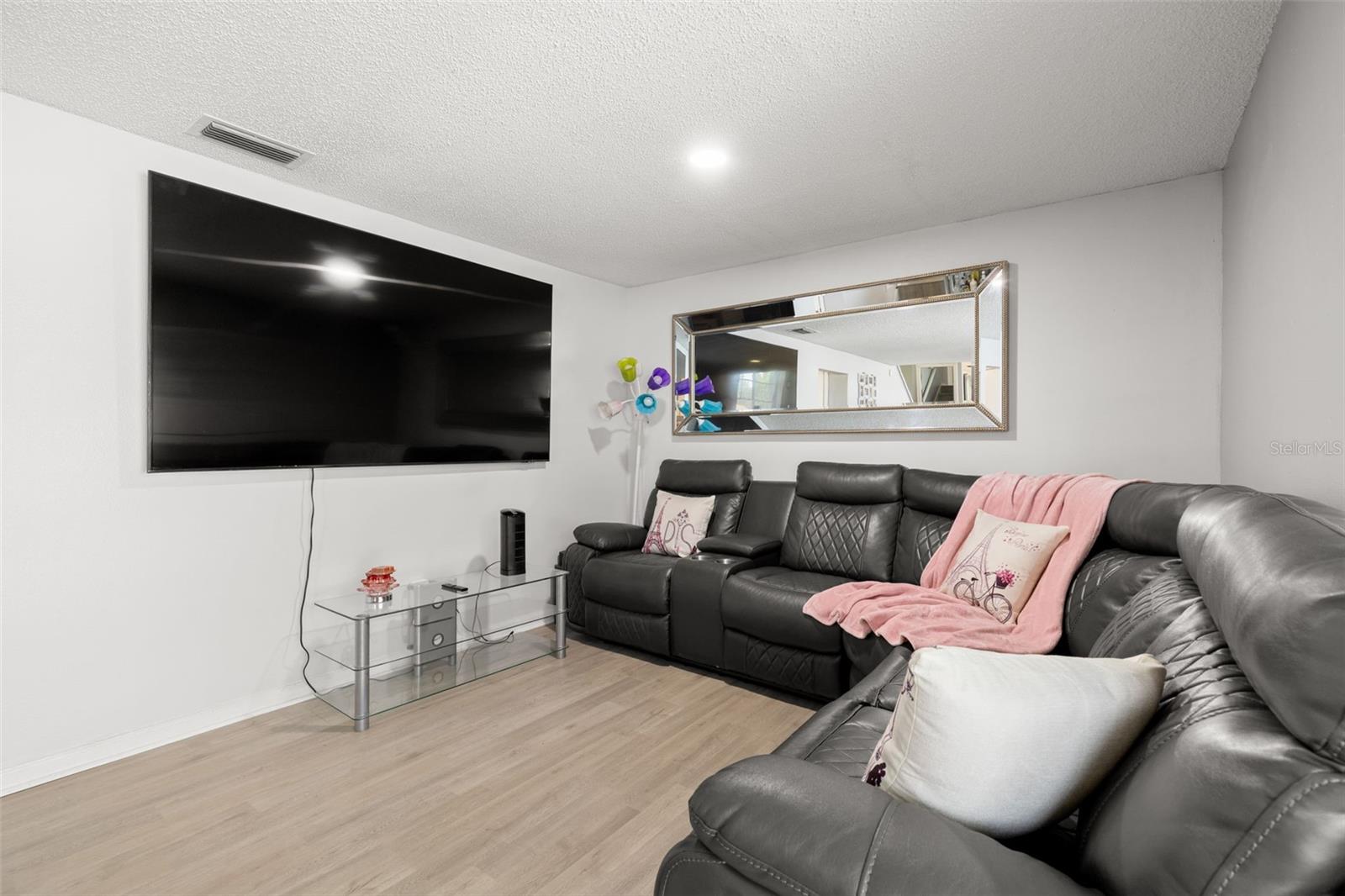 Image 12 of 31 For 16521 Silverhill Drive