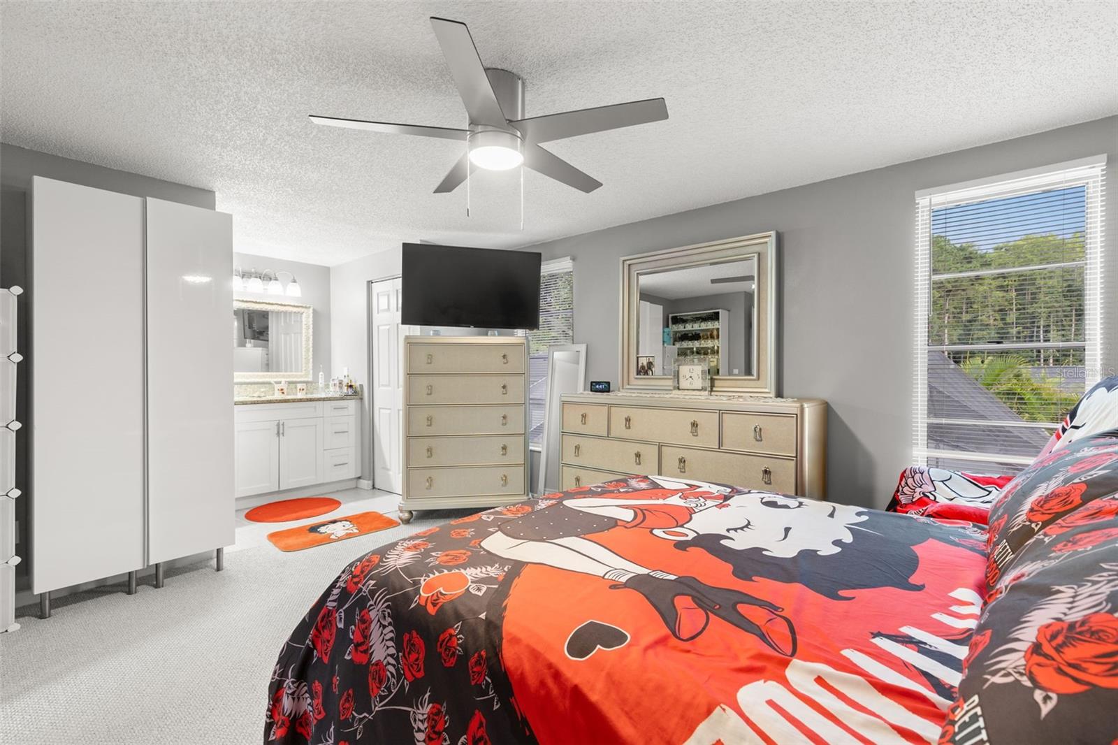 Image 17 of 31 For 16521 Silverhill Drive
