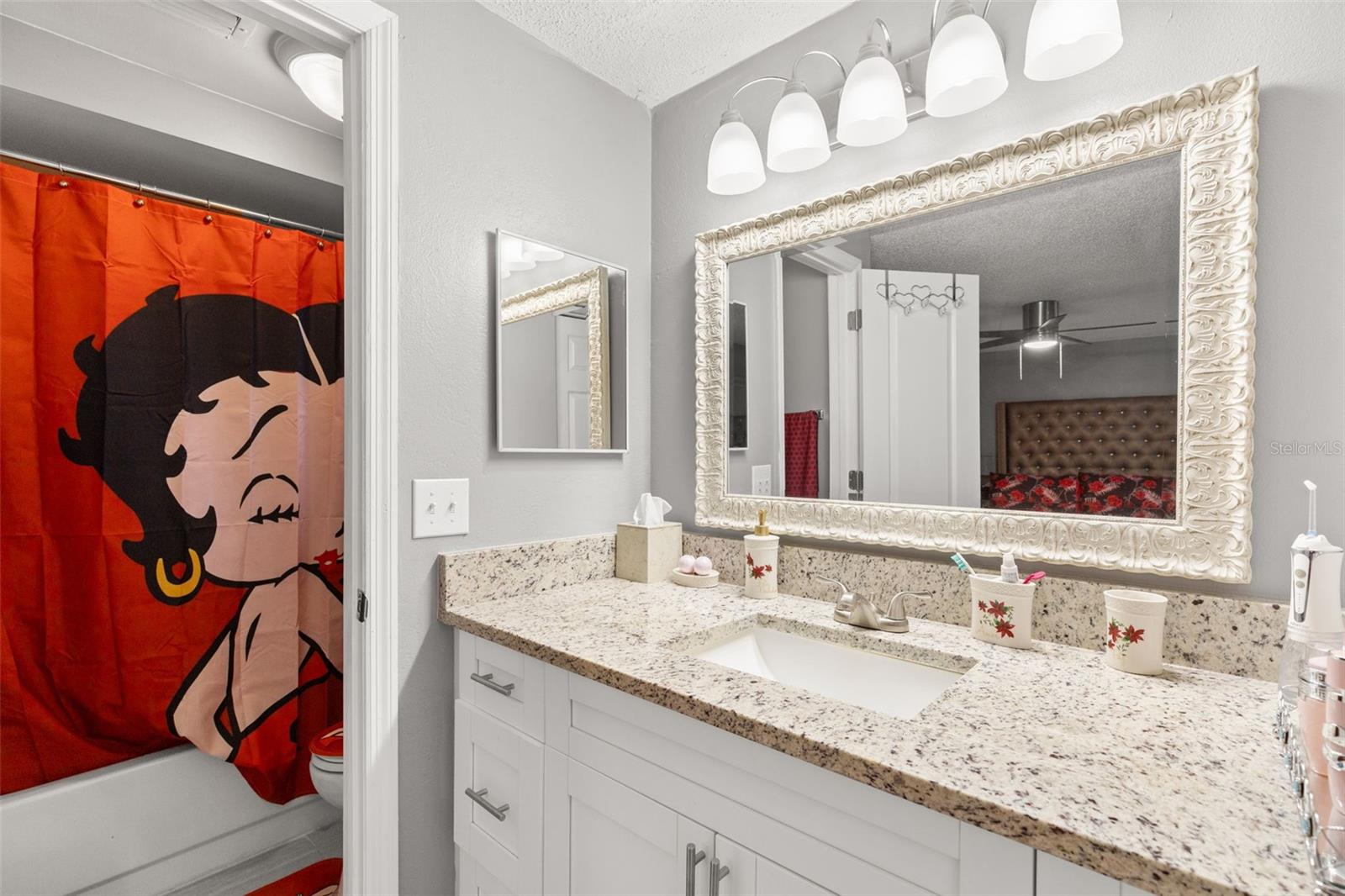 Image 18 of 31 For 16521 Silverhill Drive