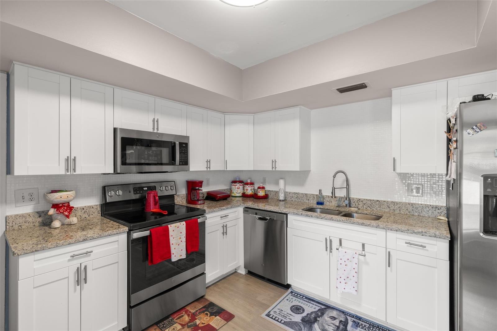Image 8 of 31 For 16521 Silverhill Drive