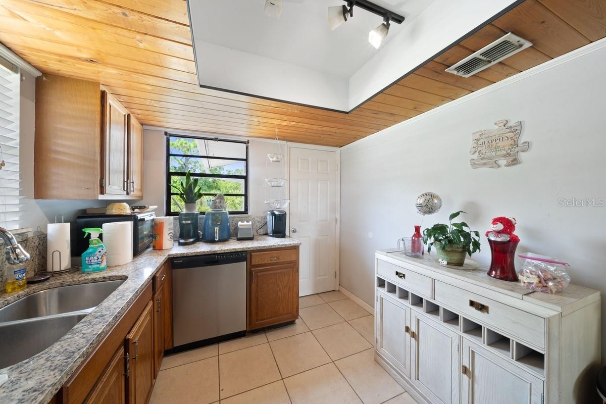 Image 11 of 21 For 490 14th Street Sw