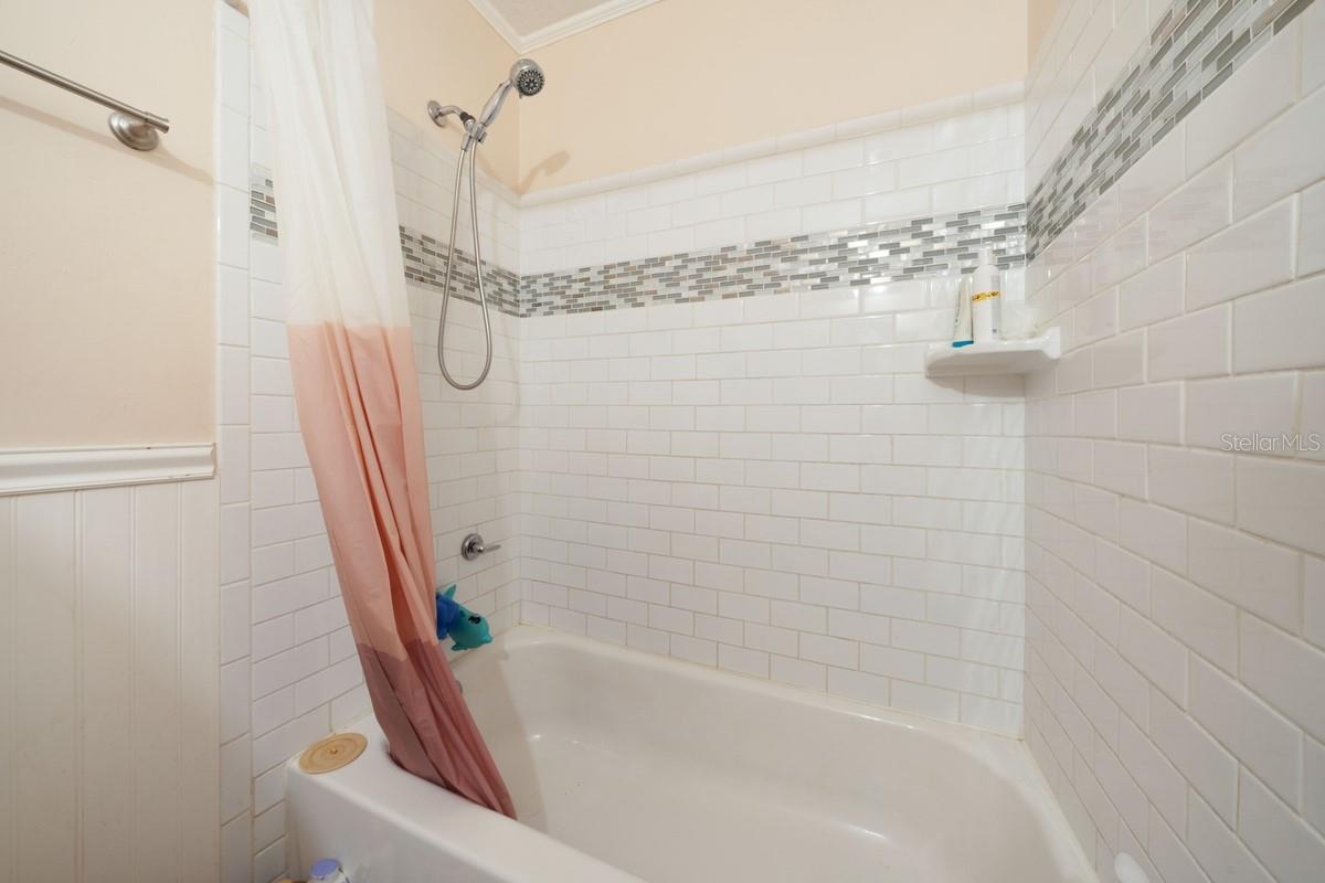 Image 17 of 21 For 490 14th Street Sw
