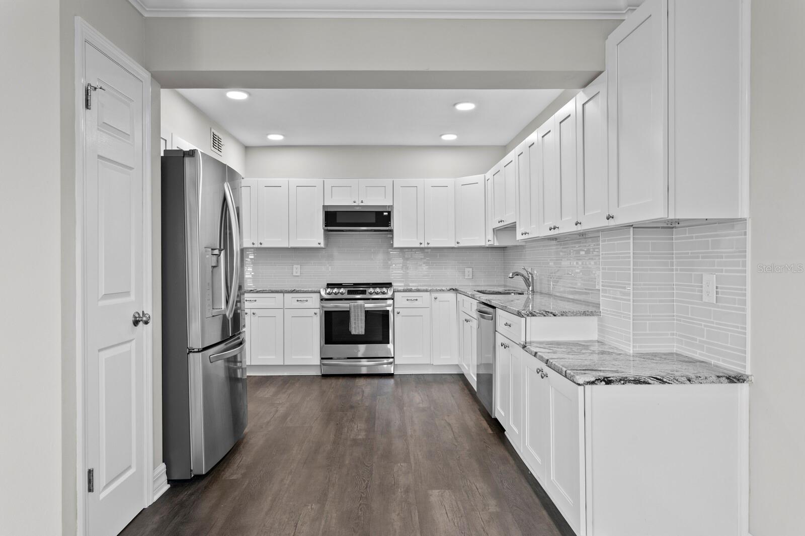 Image 11 of 57 For 1200 Shore Drive Ne 312
