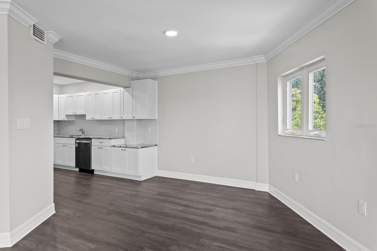 Image 13 of 57 For 1200 Shore Drive Ne 312