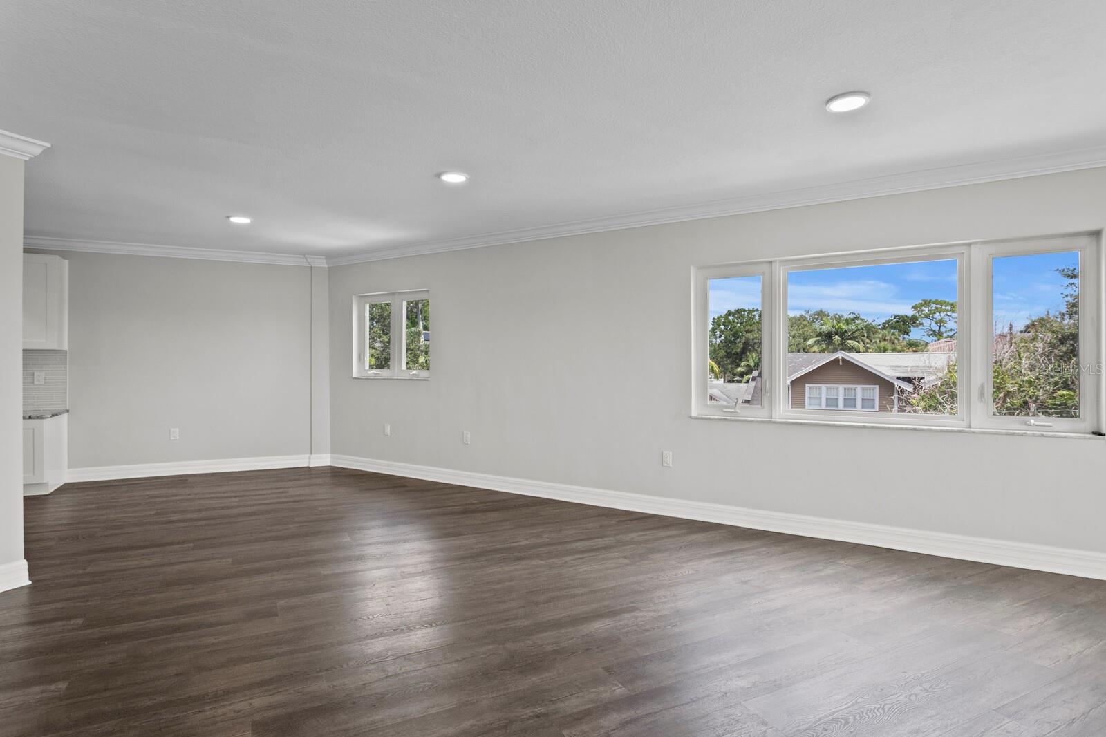 Image 14 of 57 For 1200 Shore Drive Ne 312