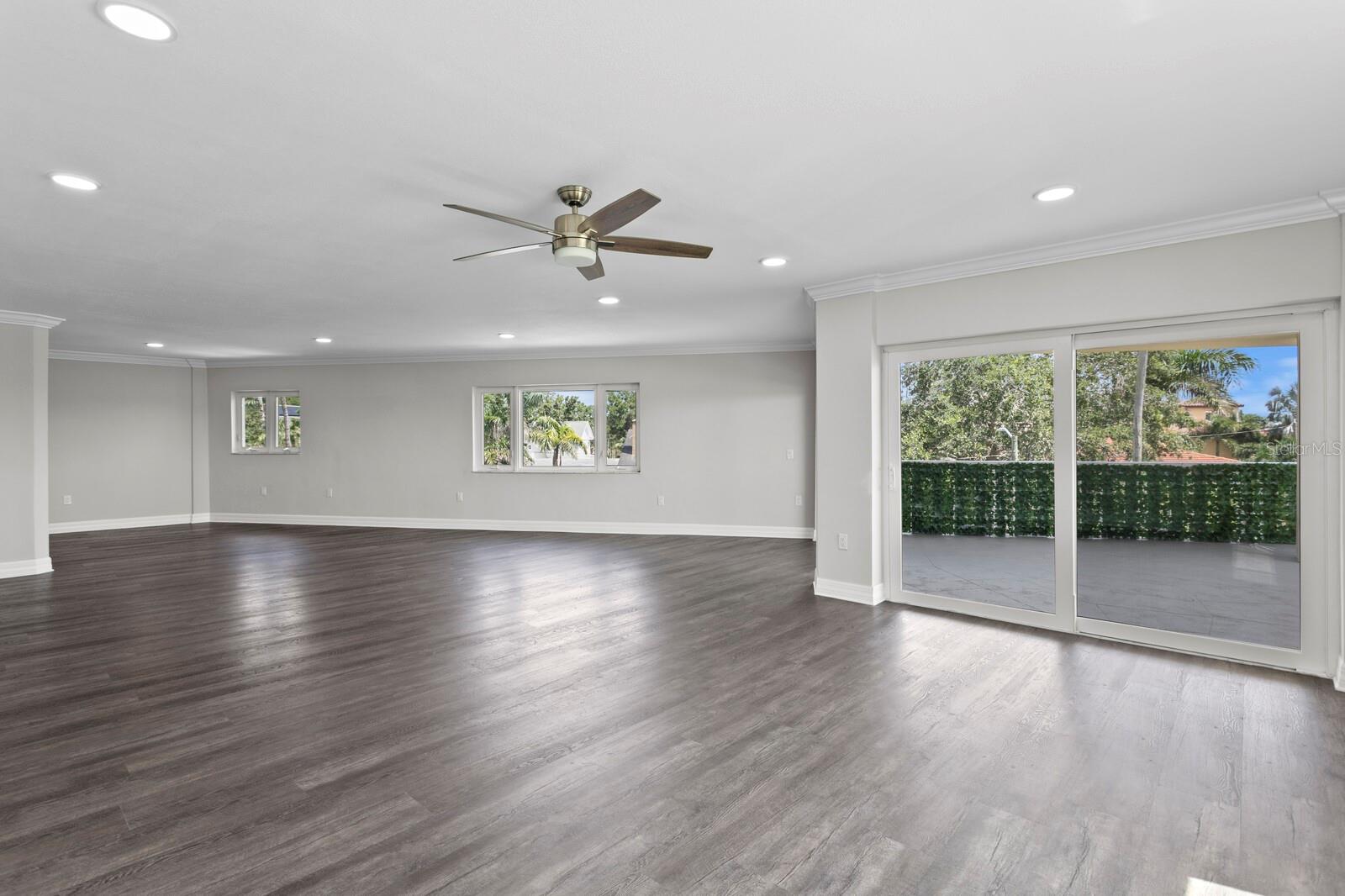 Image 15 of 57 For 1200 Shore Drive Ne 312