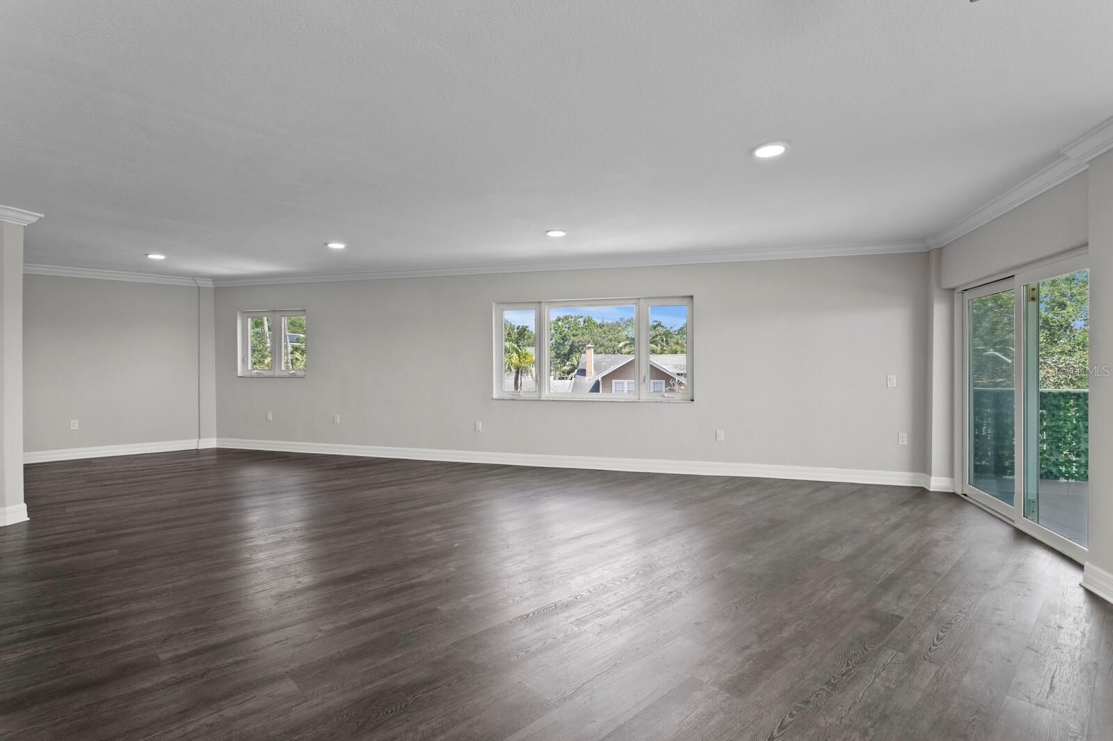 Image 16 of 57 For 1200 Shore Drive Ne 312