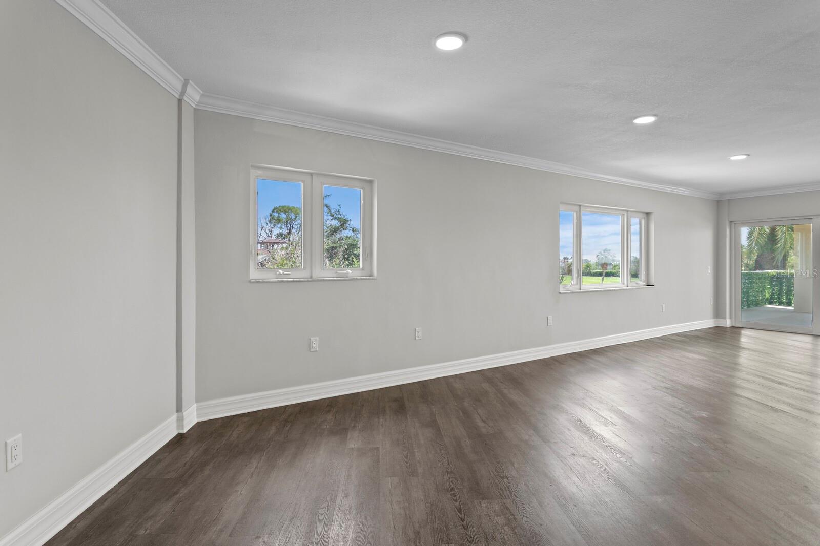 Image 17 of 57 For 1200 Shore Drive Ne 312
