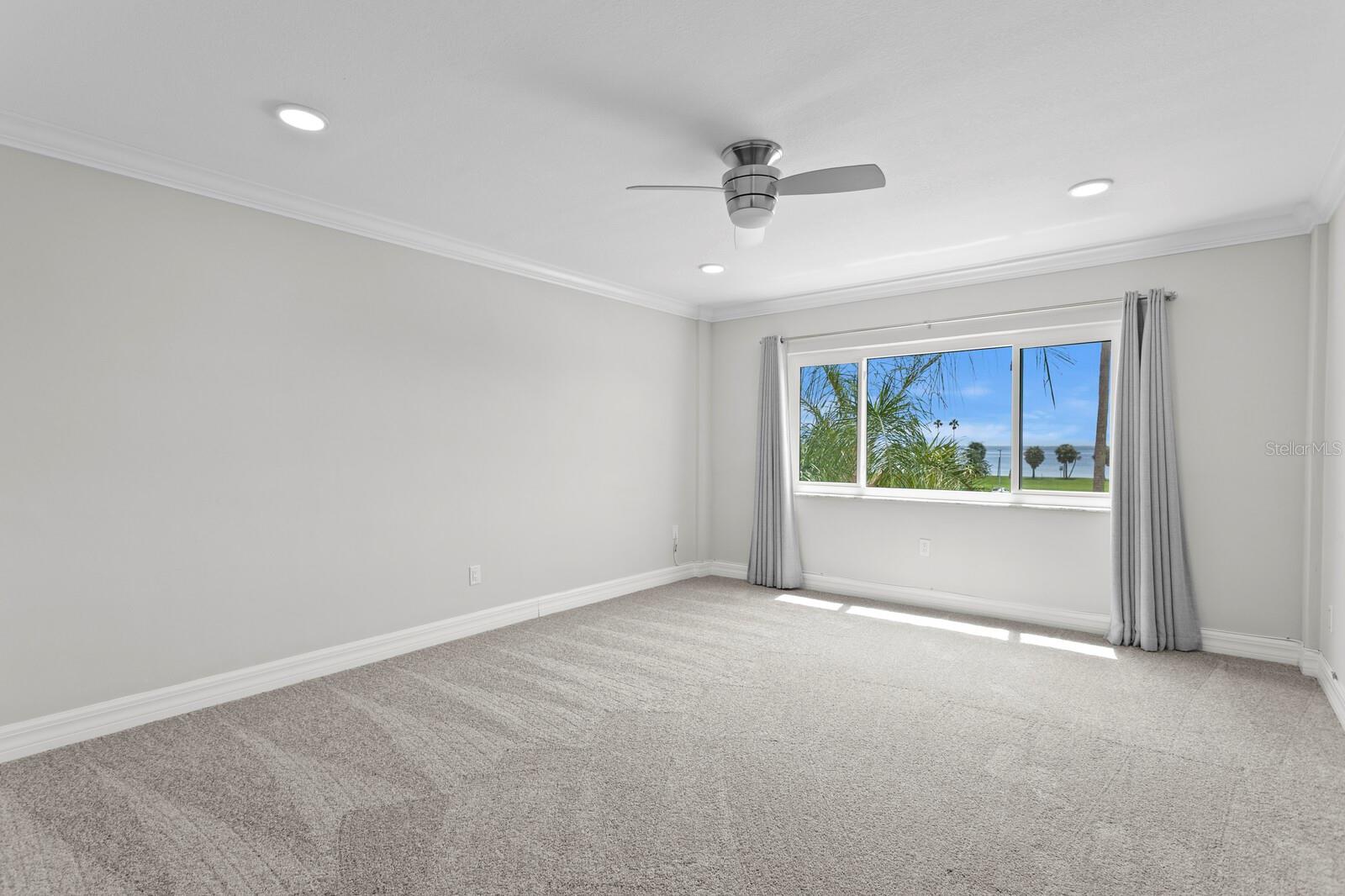 Image 21 of 57 For 1200 Shore Drive Ne 312