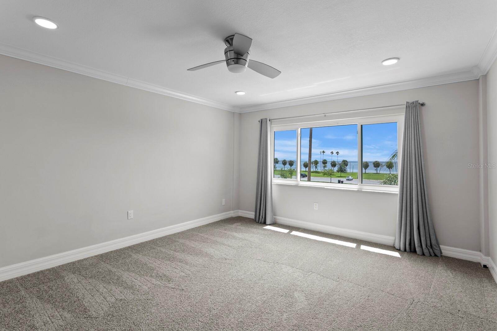 Image 30 of 57 For 1200 Shore Drive Ne 312