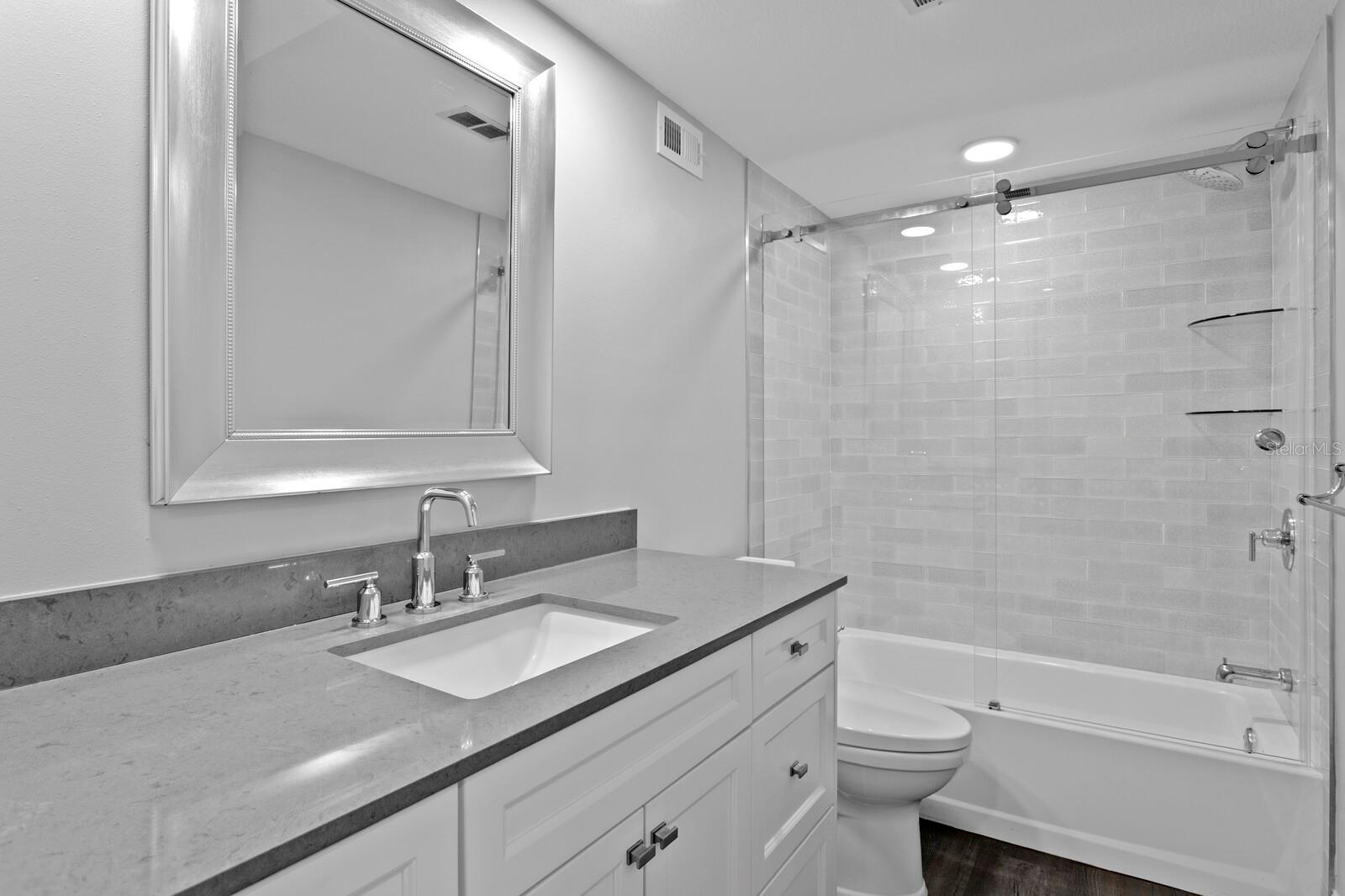 Image 35 of 57 For 1200 Shore Drive Ne 312