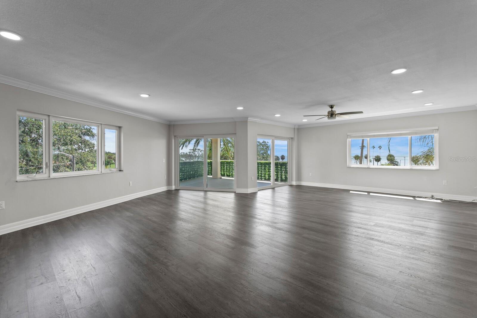Image 5 of 57 For 1200 Shore Drive Ne 312