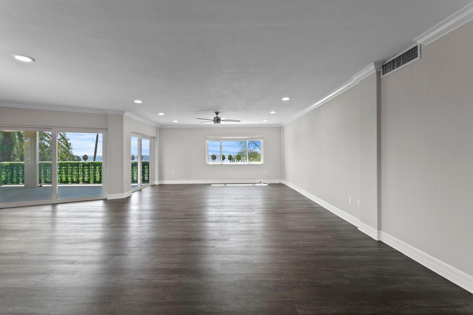 Image 7 of 57 For 1200 Shore Drive Ne 312