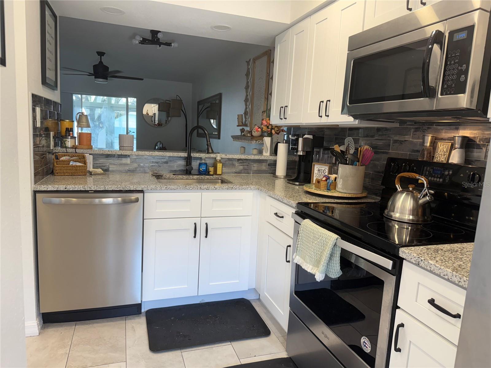 Image 10 of 20 For 4805 Sunnybrook Drive 12