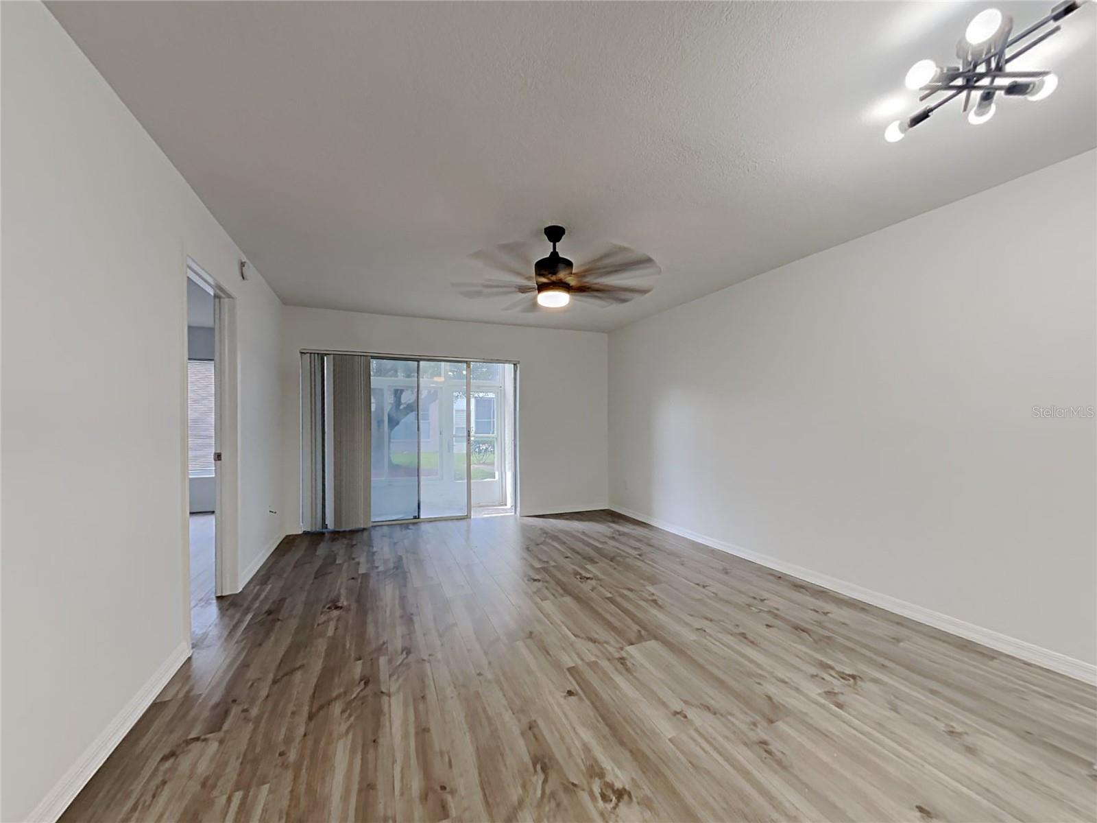 Image 3 of 9 For 4805 Sunnybrook Drive 12