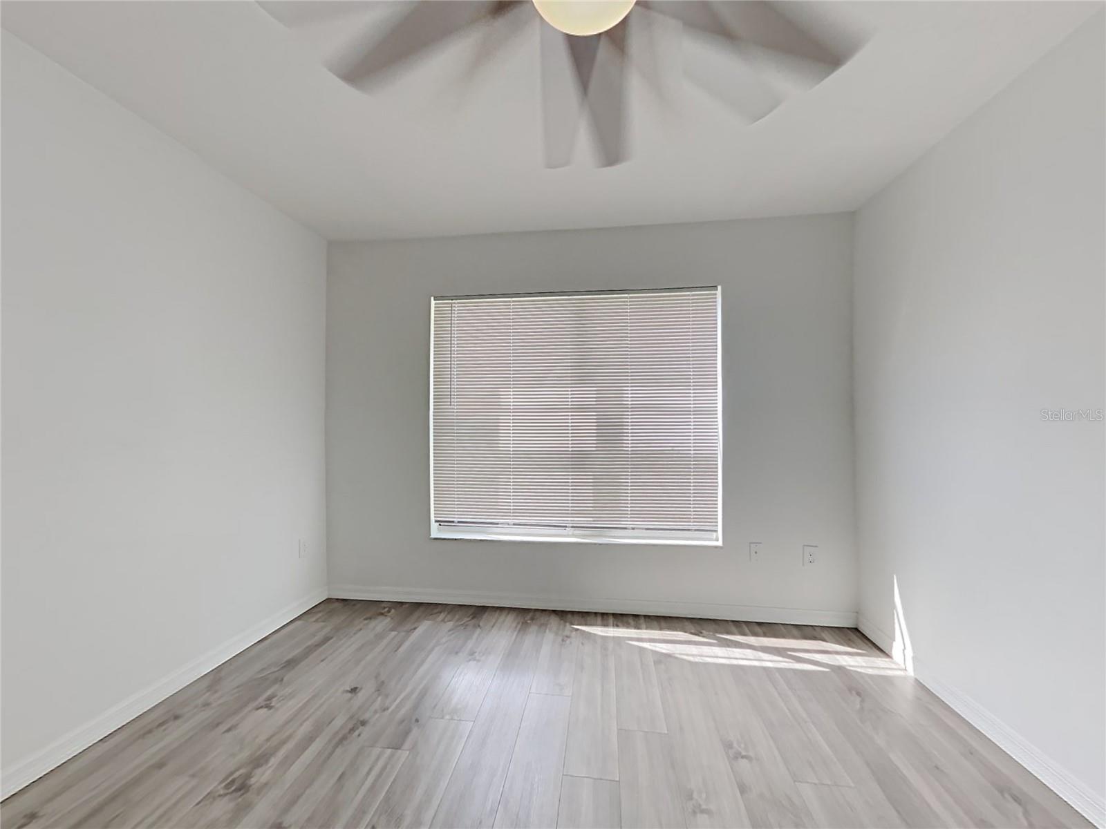 Image 5 of 9 For 4805 Sunnybrook Drive 12