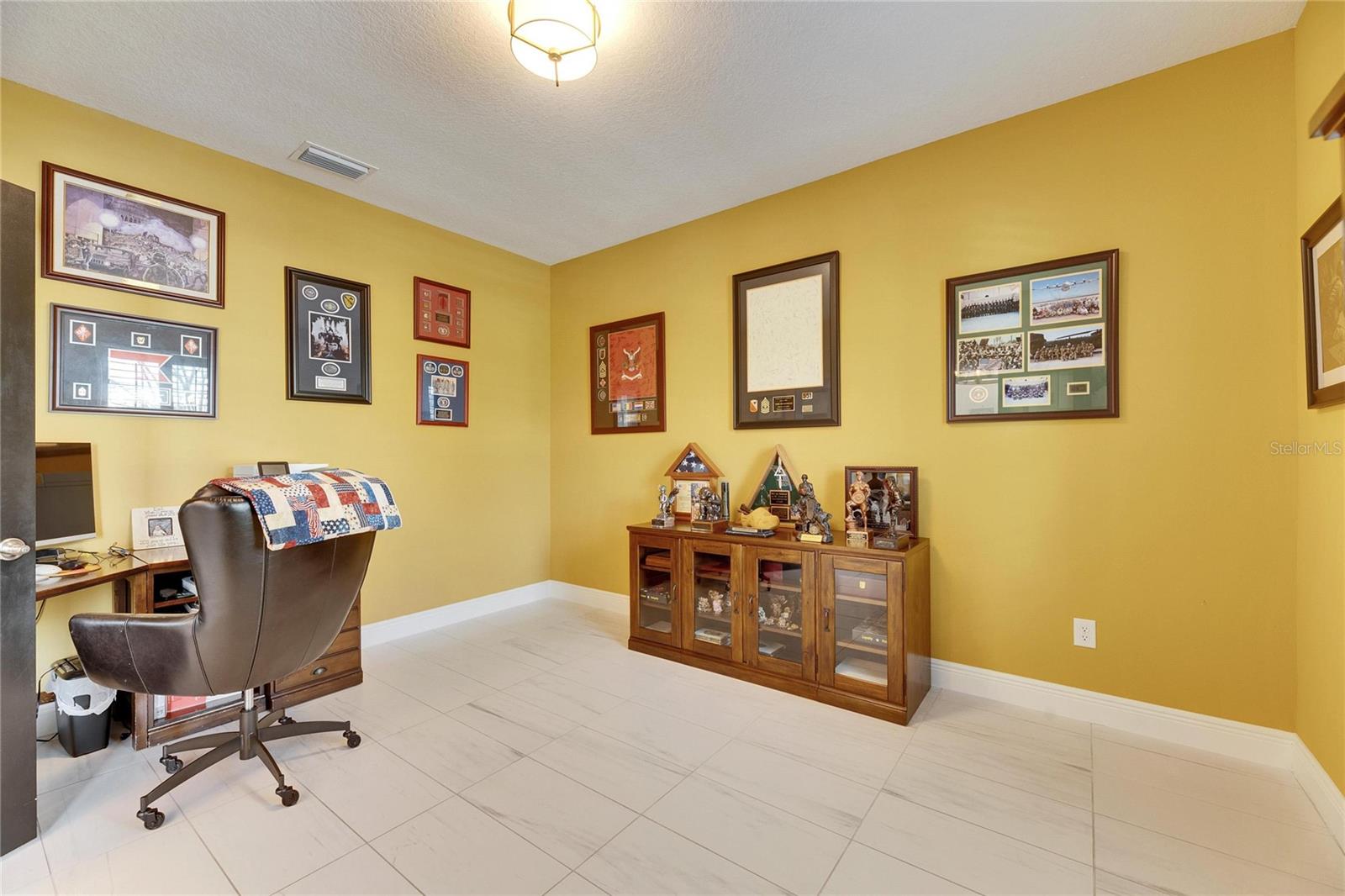 Image 14 of 75 For 7528 Paradiso Drive