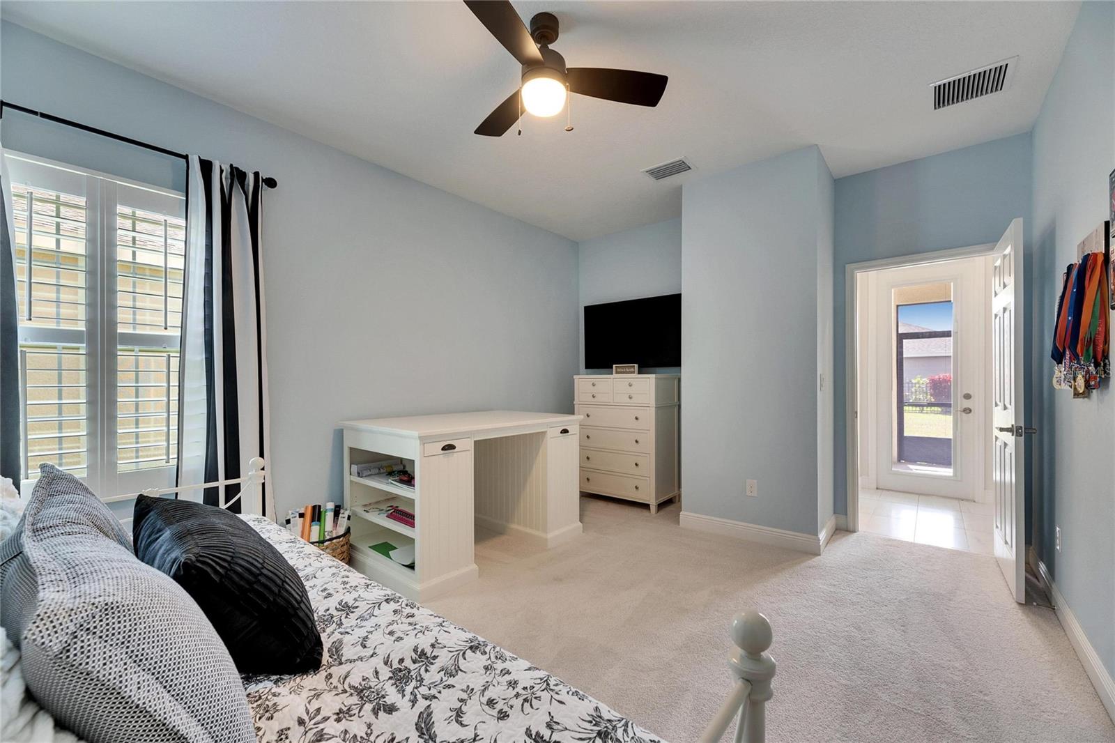 Image 15 of 75 For 7528 Paradiso Drive