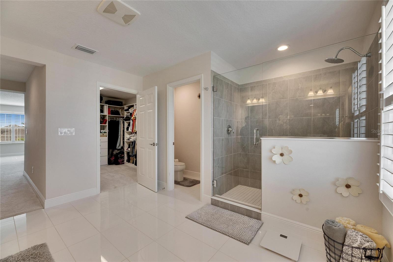 Image 37 of 75 For 7528 Paradiso Drive