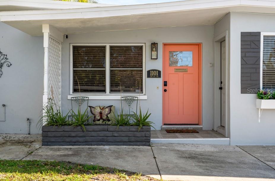 Listing photo id 0 for 1101 3rd Avenue Nw