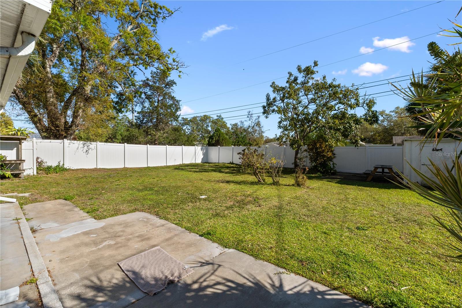 Listing photo id 25 for 1101 3rd Avenue Nw