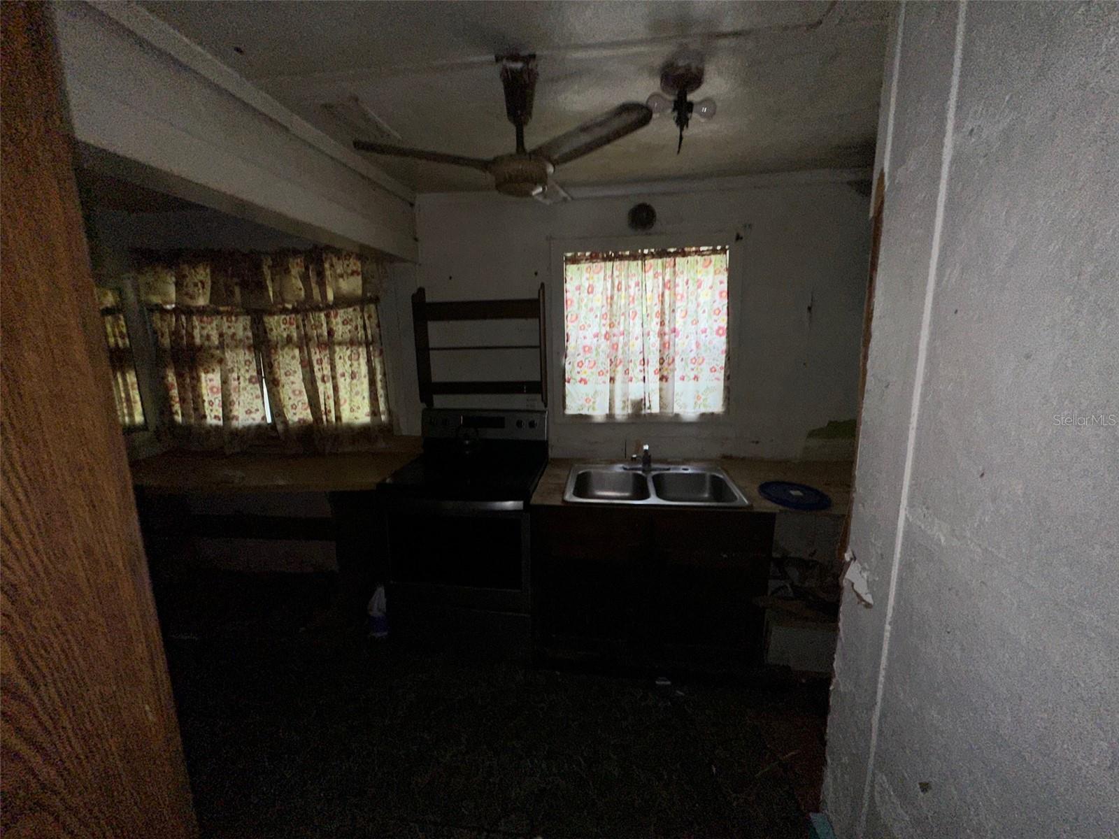 Image 5 of 10 For 802 34th Avenue S