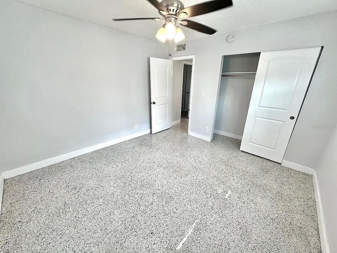 Listing photo id 8 for 4200 1st Street N