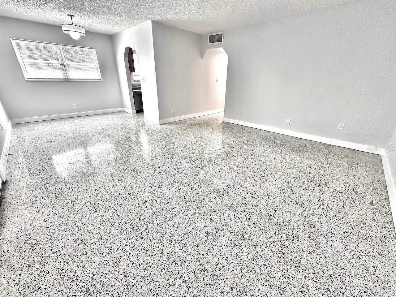 Listing photo id 3 for 4200 1st Street N