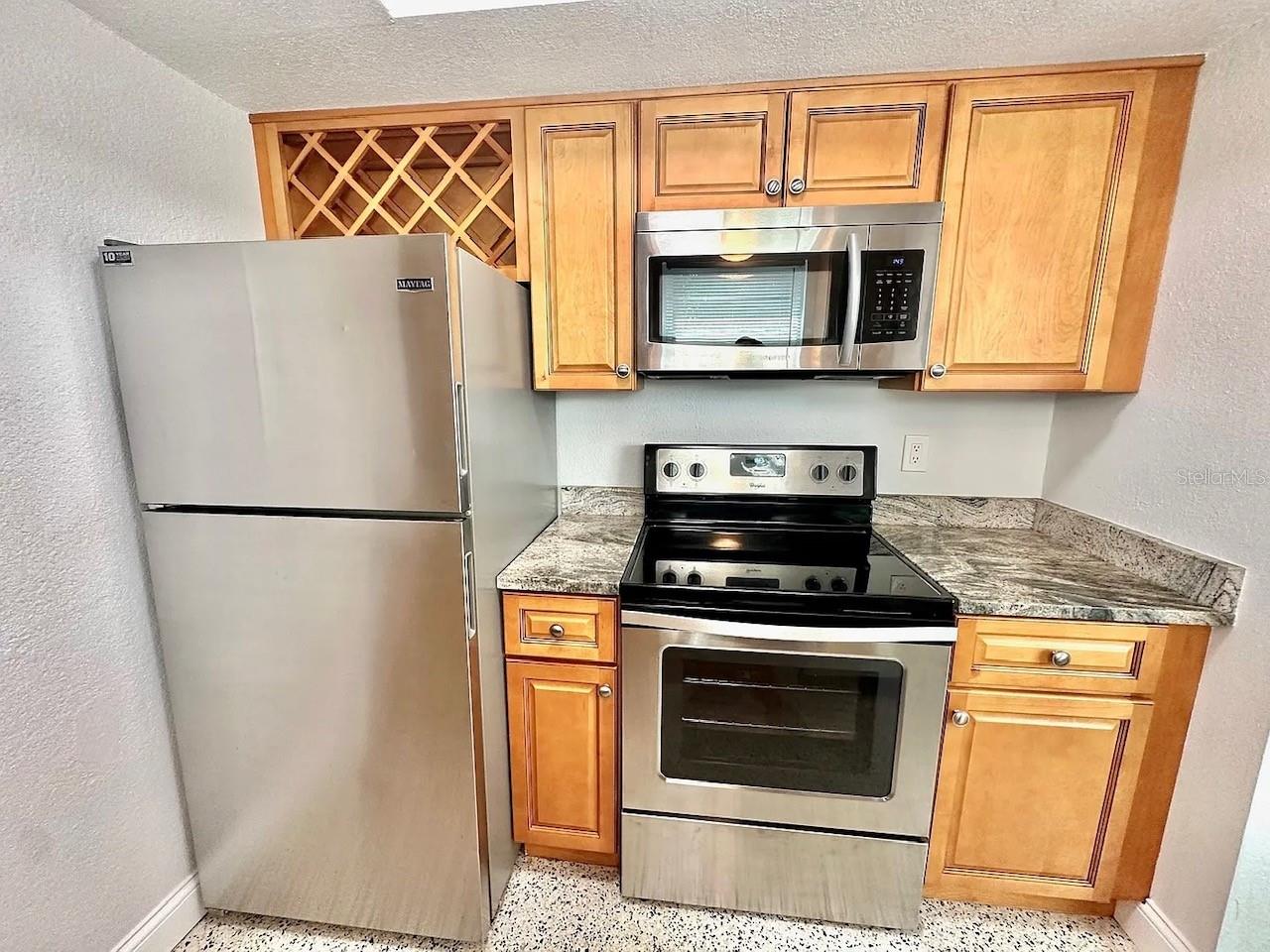 Listing photo id 4 for 4200 1st Street N