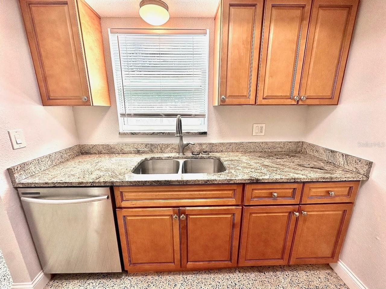 Listing photo id 5 for 4200 1st Street N