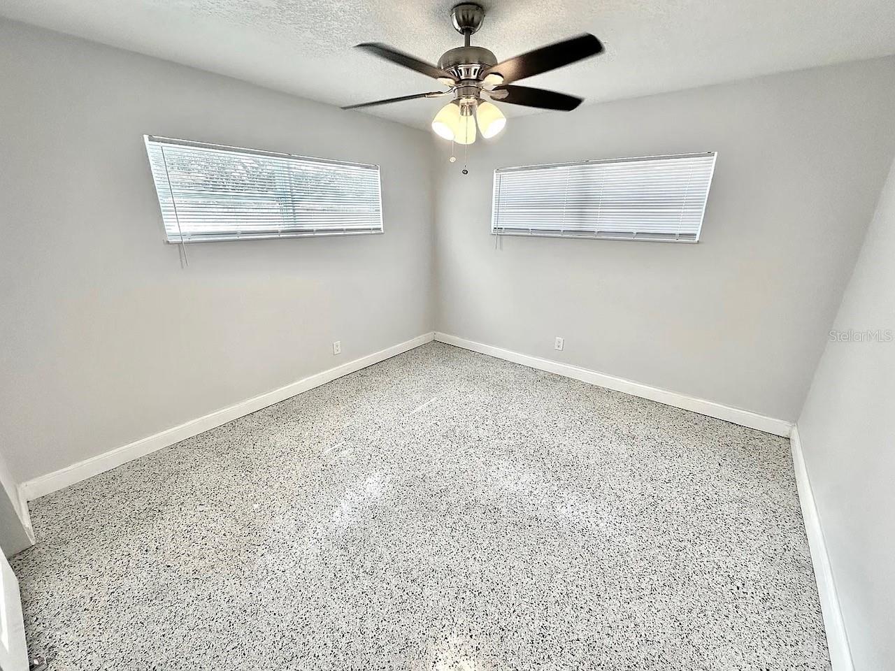Listing photo id 7 for 4200 1st Street N