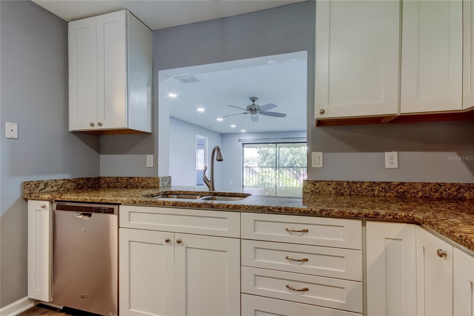 Image 7 of 36 For 3600 Magnolia Ridge Circle 1221-g
