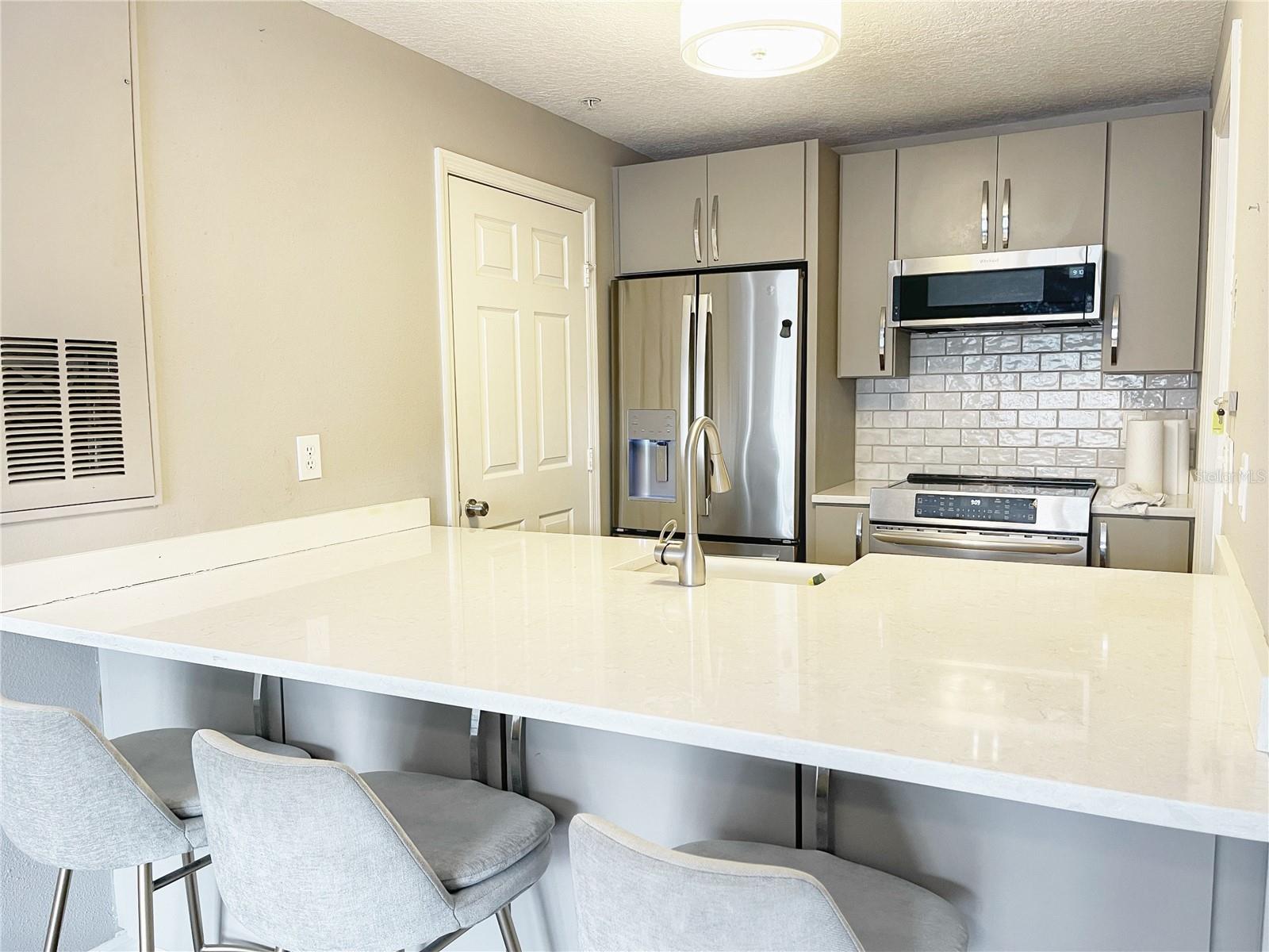 Image 4 of 26 For 800 Dakota Avenue 206