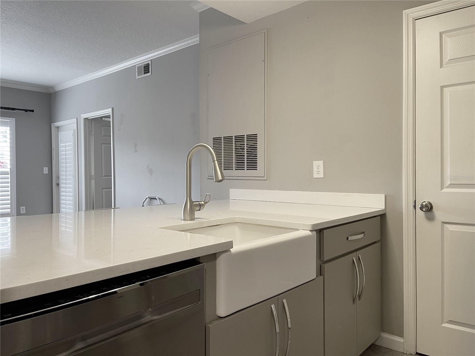Image 6 of 26 For 800 Dakota Avenue 206