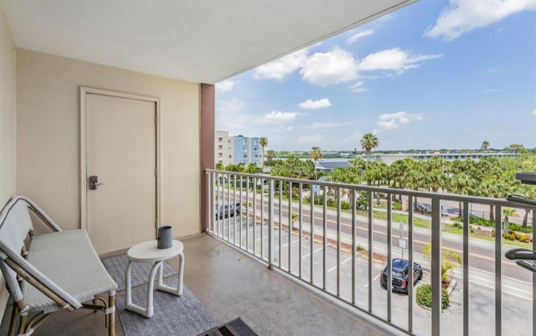 Image 18 of 35 For 19610 Gulf Boulevard 303