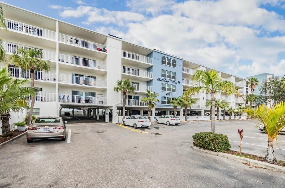 Image 26 of 35 For 19610 Gulf Boulevard 303