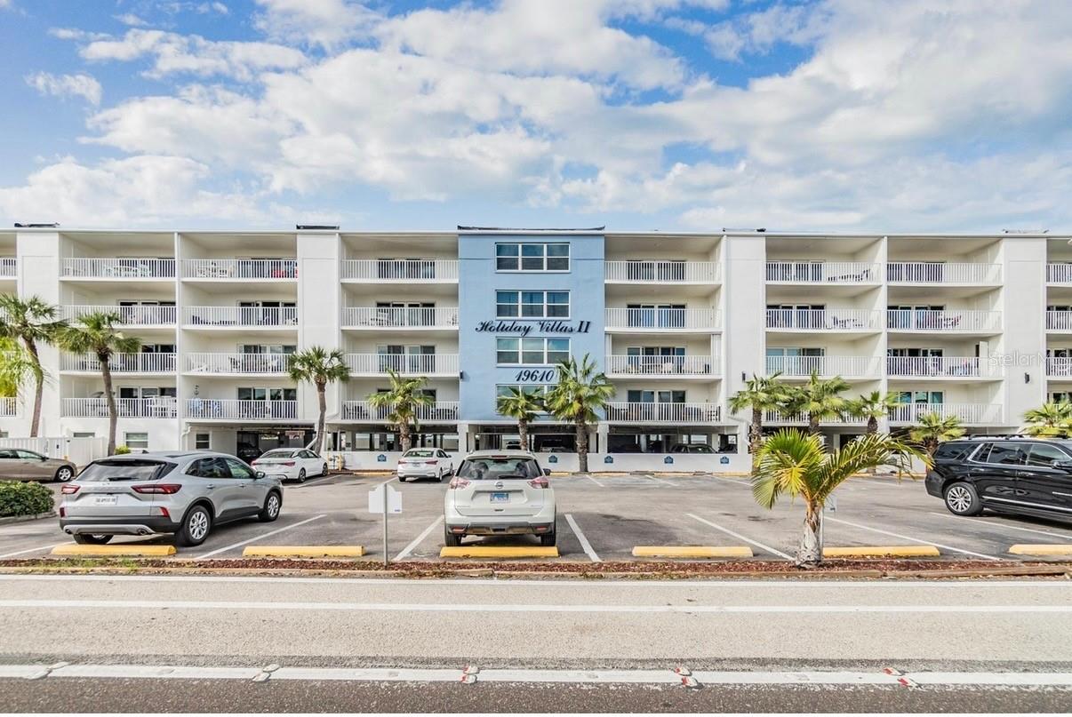 Image 27 of 35 For 19610 Gulf Boulevard 303