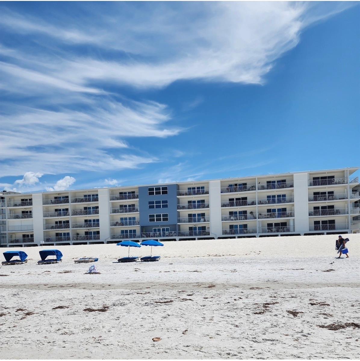 Image 3 of 35 For 19610 Gulf Boulevard 303