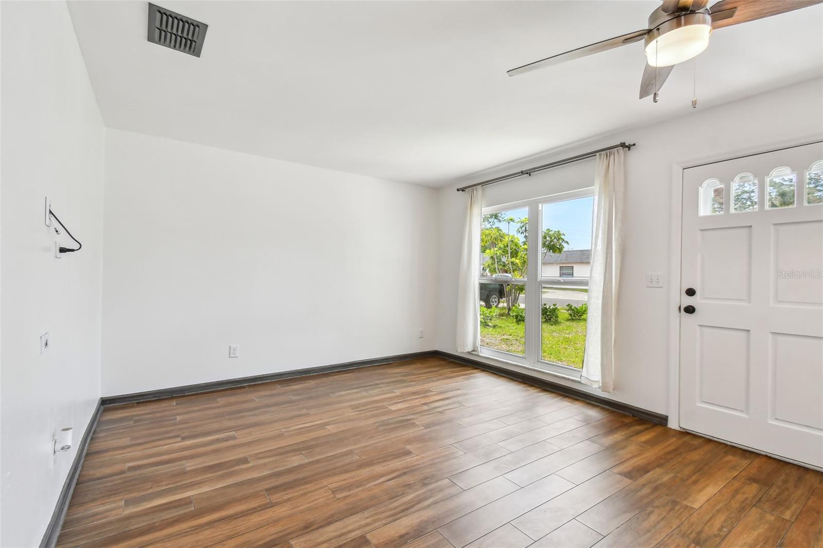 Image 22 of 66 For 12237 Eldon Drive