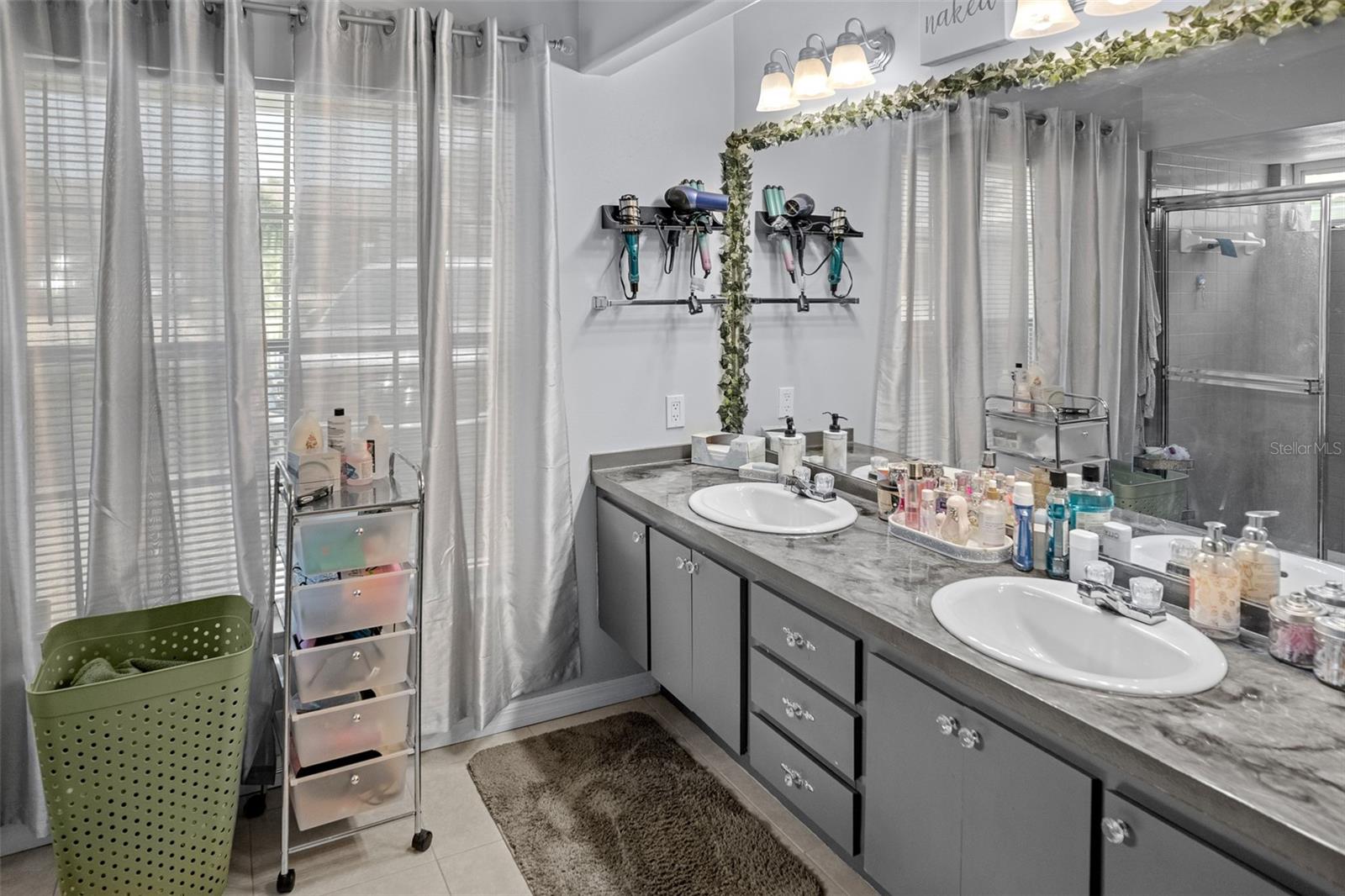 Listing photo id 8 for 8712 Ashbury Drive