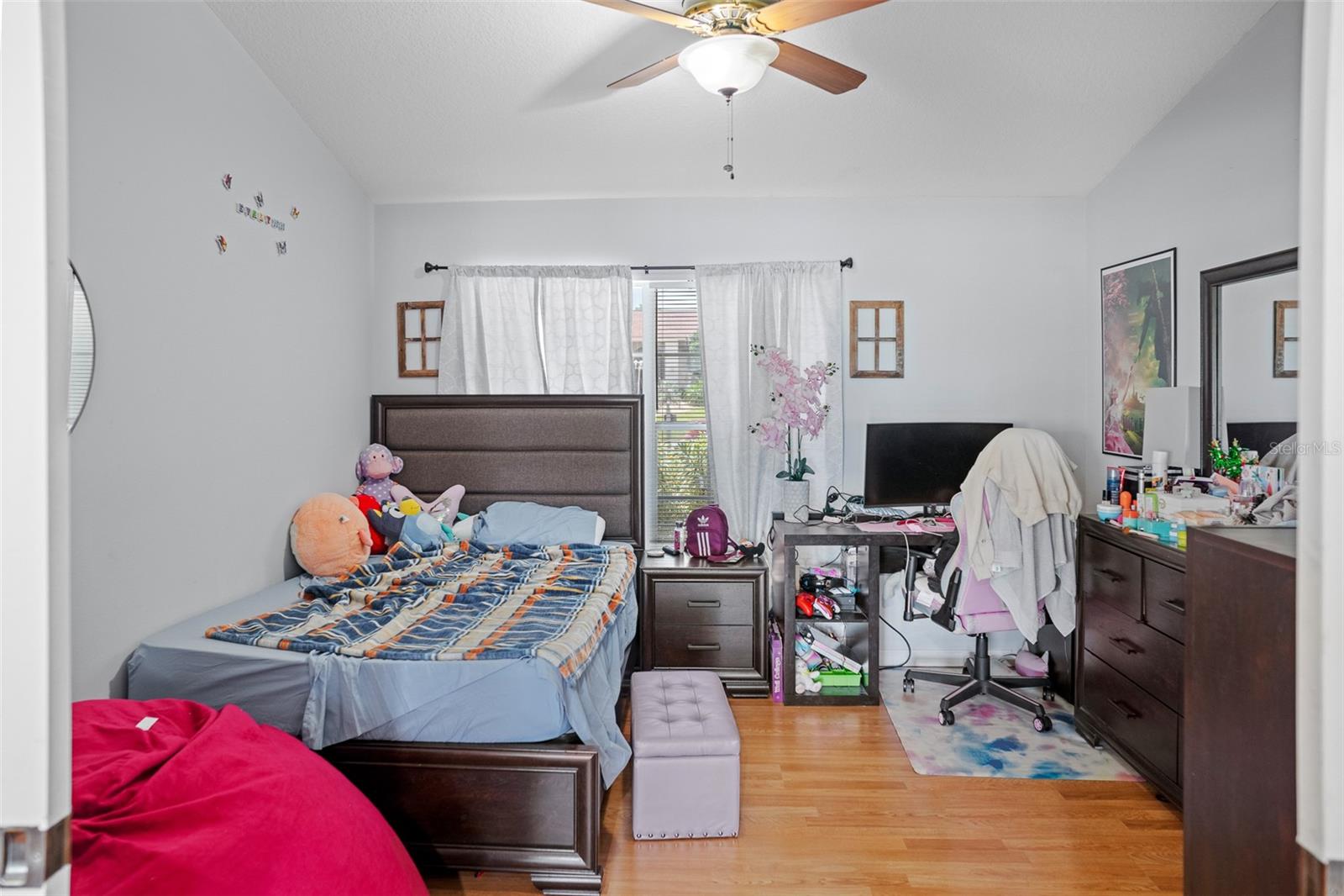 Listing photo id 9 for 8712 Ashbury Drive