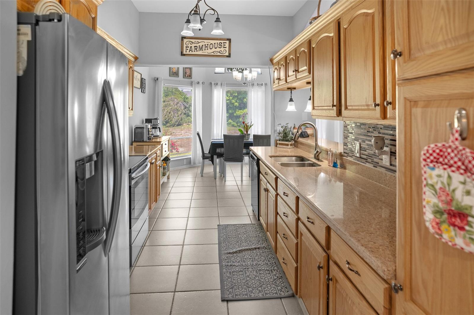 Listing photo id 10 for 8712 Ashbury Drive