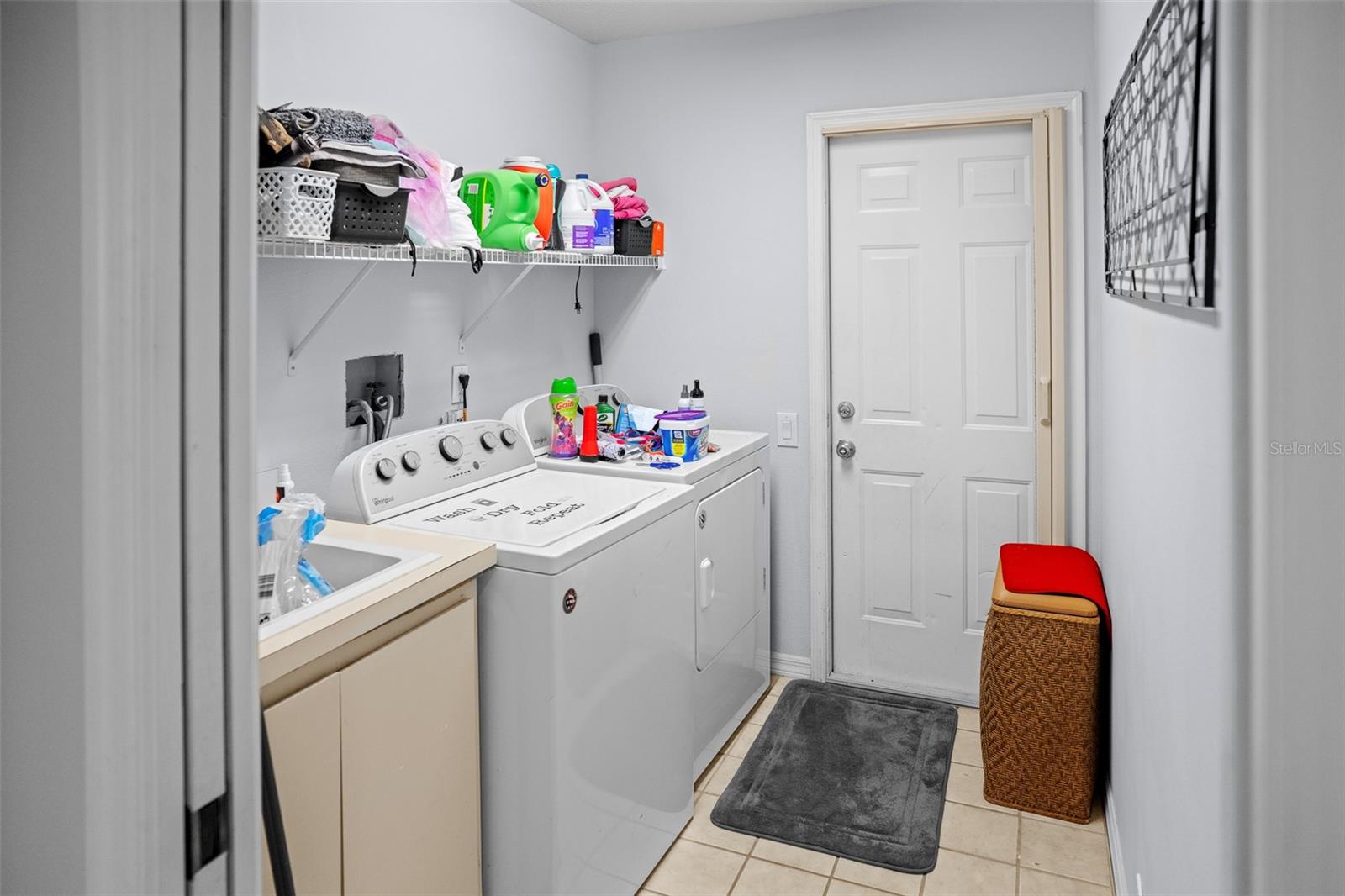 Listing photo id 14 for 8712 Ashbury Drive