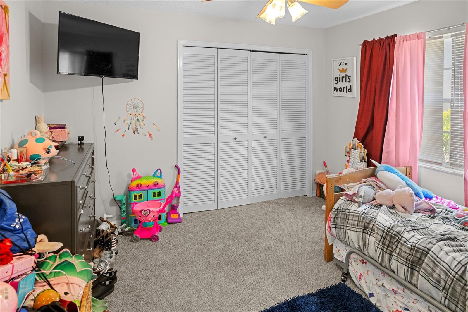 Listing photo id 15 for 8712 Ashbury Drive
