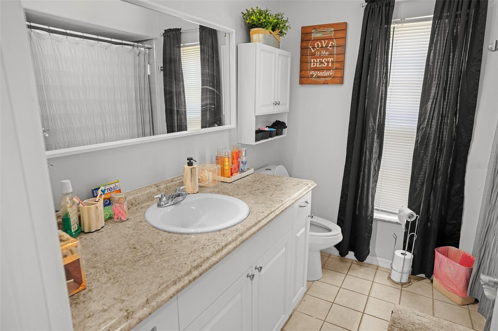 Listing photo id 18 for 8712 Ashbury Drive