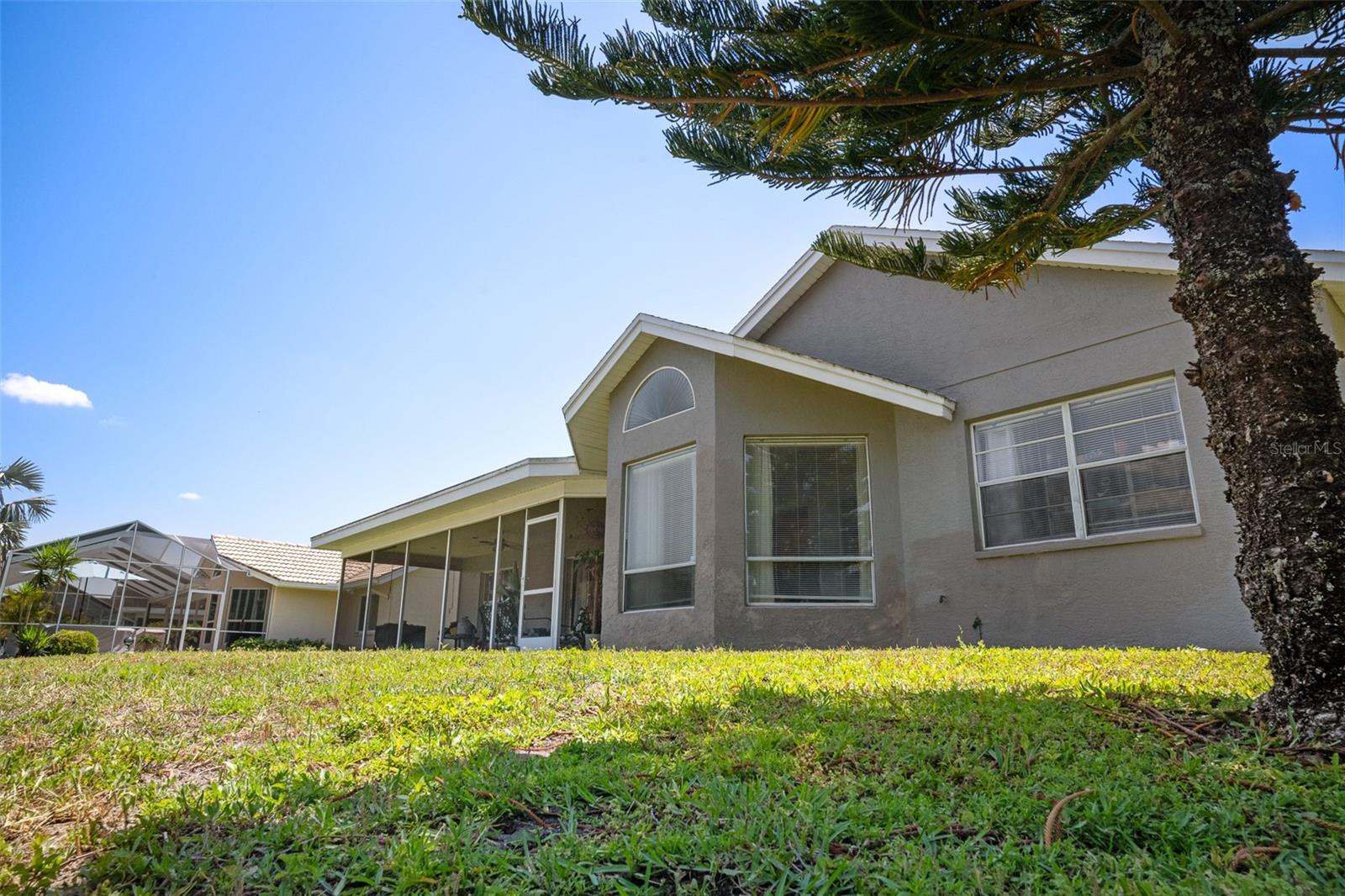 Listing photo id 25 for 8712 Ashbury Drive