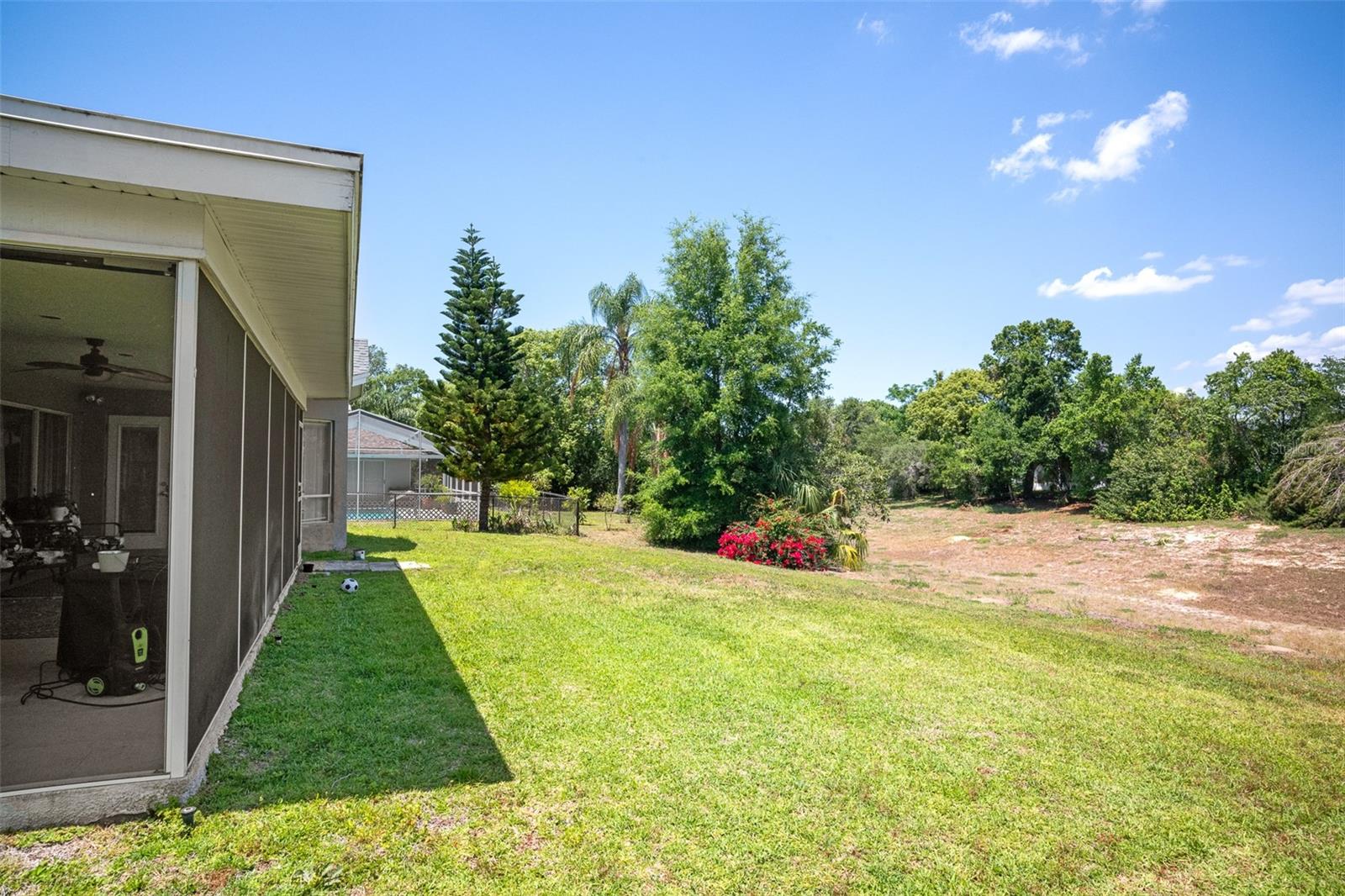 Listing photo id 27 for 8712 Ashbury Drive