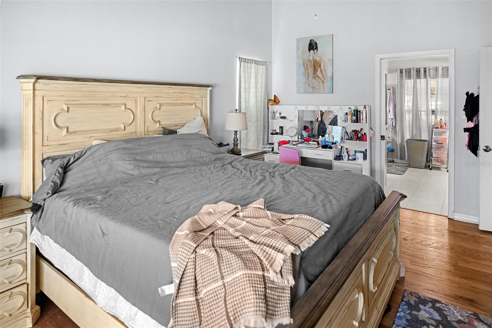 Listing photo id 3 for 8712 Ashbury Drive