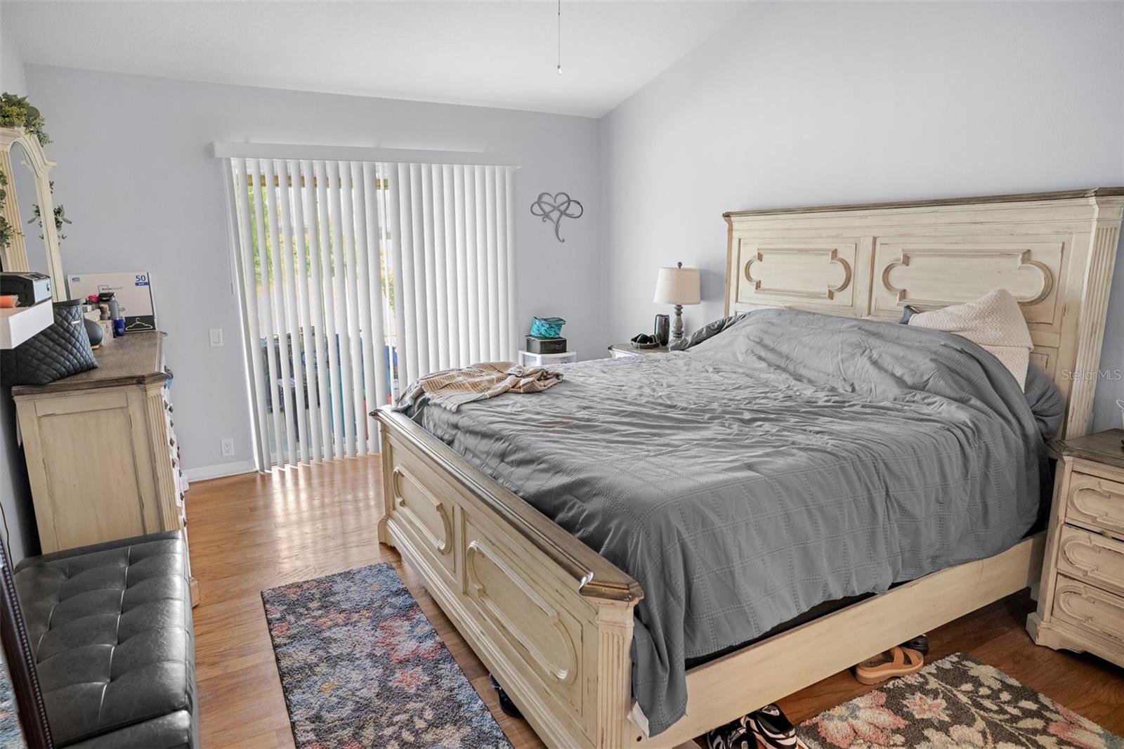 Listing photo id 4 for 8712 Ashbury Drive